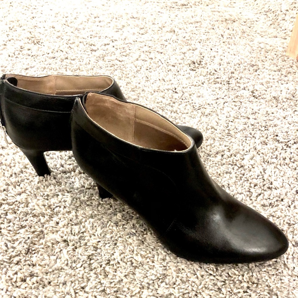 Life Stride Black Heeled Boots NWOT